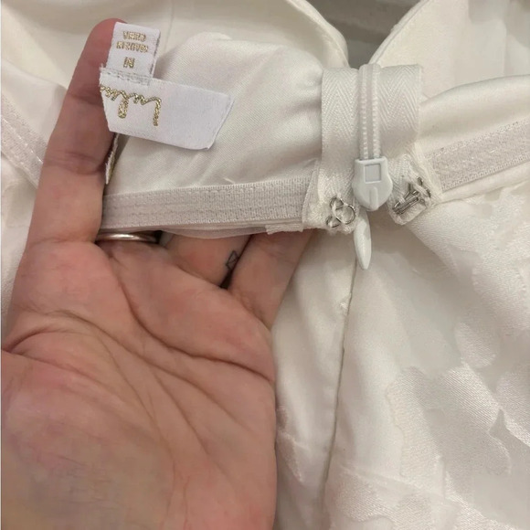 NWOT‎ Lulus Romantic Dedication White Floral Off-the-Shoulder Gown - Picture 8 of 11